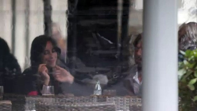 Caricias y confidencias: las imágenes definitivas del juez Pedraz junto a su nuevo amor