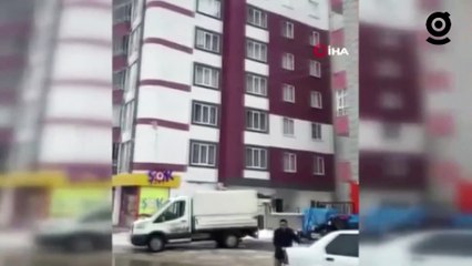 Depremin yeni görüntüleri çıktı: Binaların çatlama ve çökme anları kamerada