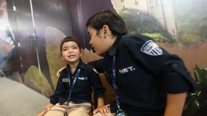 Adhiyat Gemes Liat Penampilan Mazaya Nyanyi di Meet and Greet!