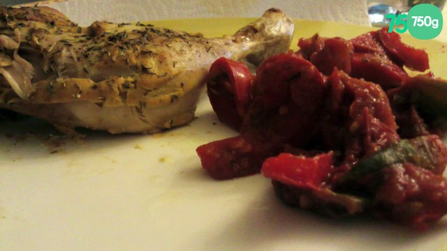 Cuisses de poulets à la moutarde et poivrons à la tomate