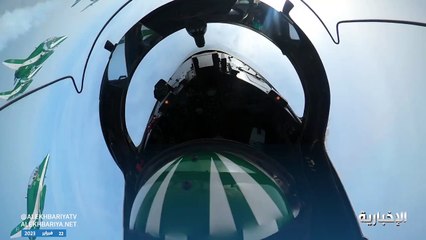 لقطات من الطائرة.. الصقور السعودية تشارك بالعروض الجوية في الجبيل احتفاء بيوم التأسيس