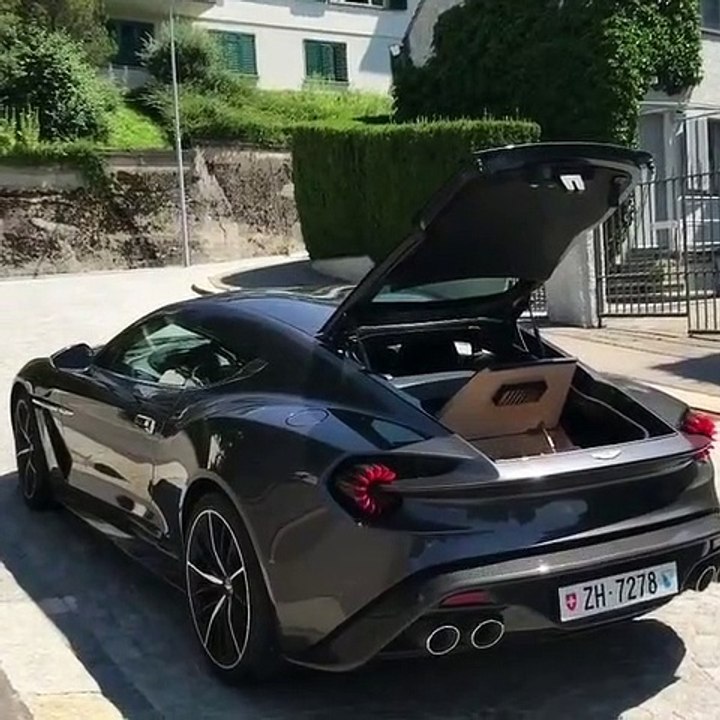 Aston Martin[Cigares]