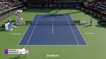 Dubaï - Swiatek en quarts