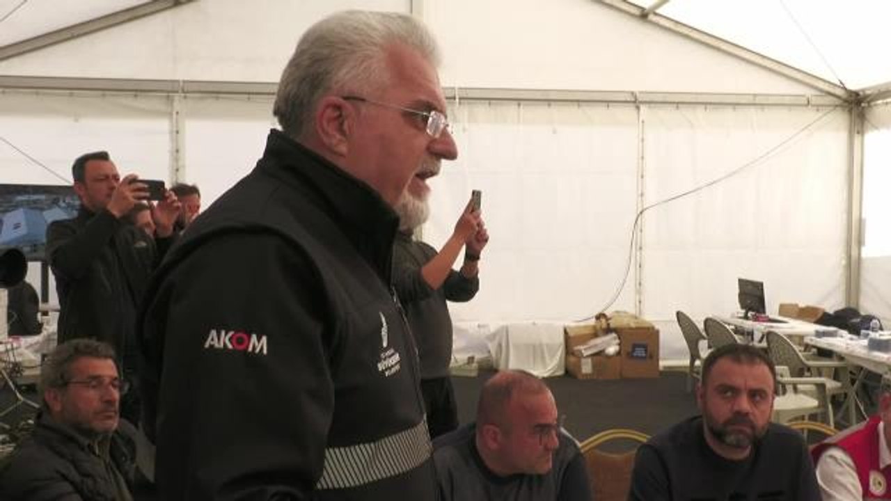 Kılıçdaroğlu, Hatay'da İbb Koordinasyon Merkezi'nde: "Zamana Karşı Yarışmamız Lazım. Yürütme Organının, Çok Daha Hızlı ve Aktif Olması Lazım....