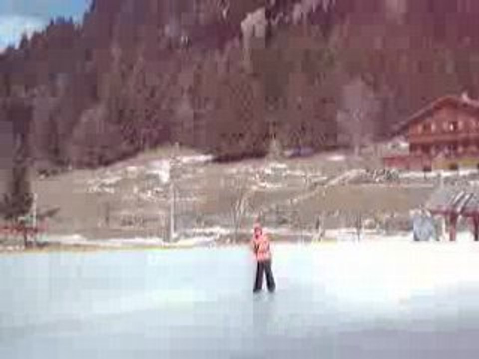 dur dur de patiner en filmant