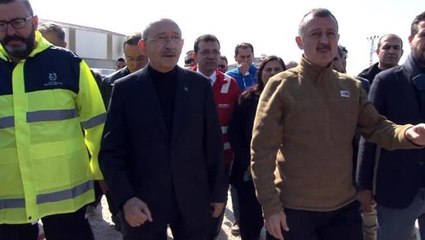 Kocaeli Büyükşehir Belediyesi'nin kurduğu çadır kenti ziyaret eden Kılıçdaroğlu, övgüler dizdi