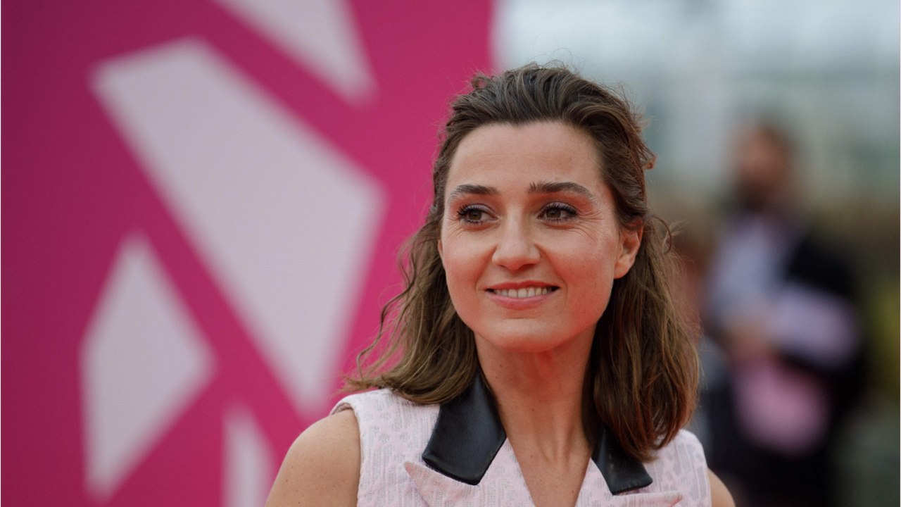 VOICI : Coeurs Noirs (PrimeVideo) : qui est Nina Meurisse, l'interprète de Nina?