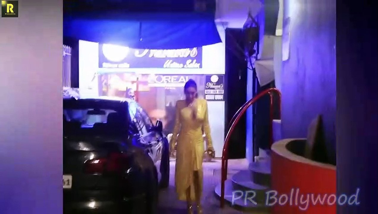 Open Blazer & Loose Pants! Malaika Arora found a sizzling way to Flaunt her Curves
