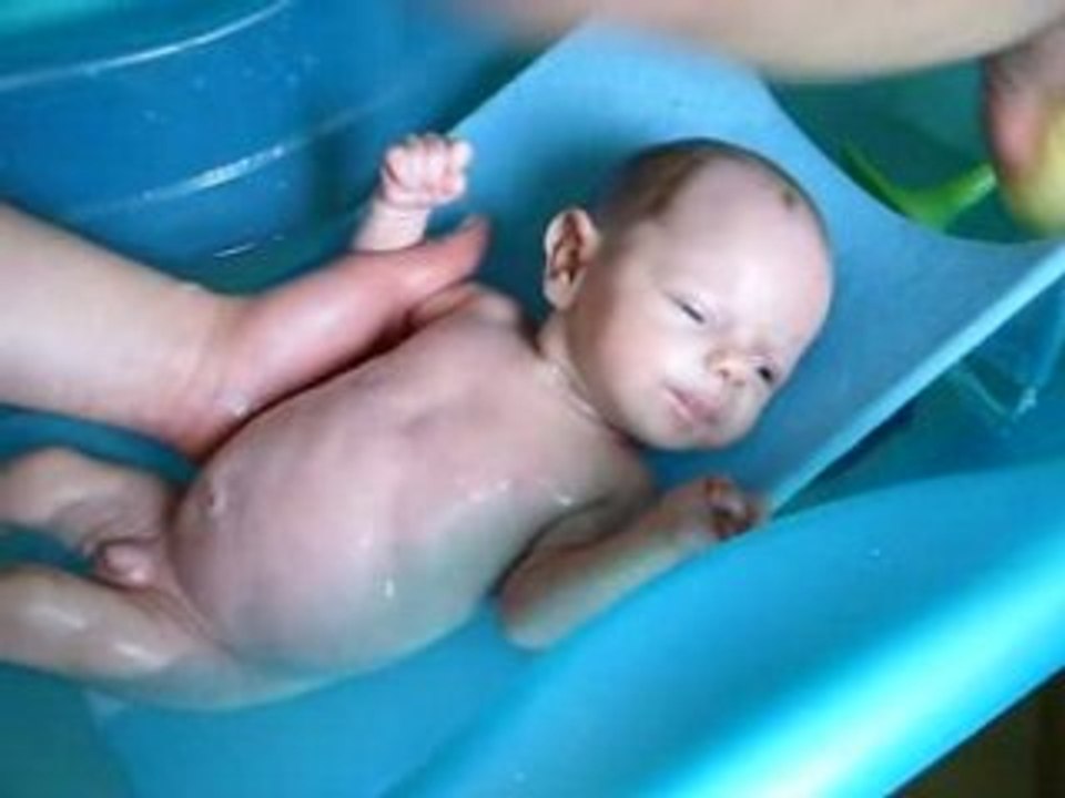 A l'heure du bain à la maison