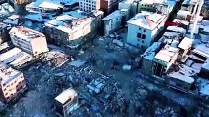 Drone o sırada görüntü alıyordu: Malatya'da 7.6'lık ikinci depremde binaların çöküşü kaydedildi