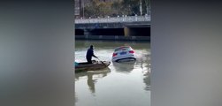 Héroes verdaderos: hombres rescataron a una conductora que cayó a un río