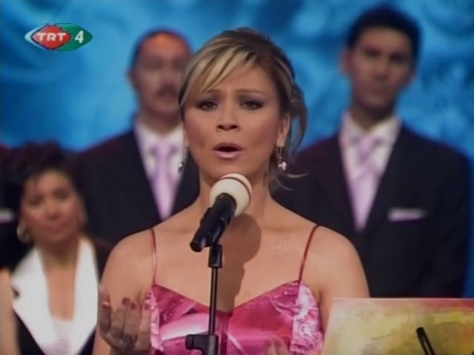 Nazlı Kanaat / Batan gün kana benziyor