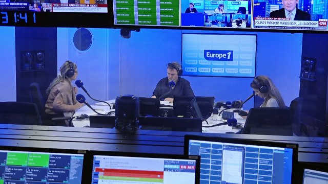 «Quand j'ai levé les yeux, il était debout» : l'émotion des lycéens après le meurtre d'une professeure