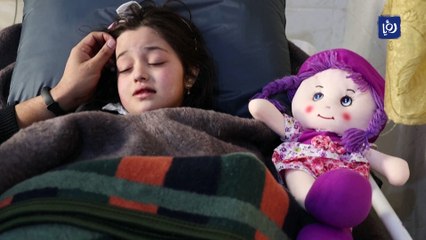 بعد نجاتها من الزلزال الطفلة شام تعاني من خطر "بتر ساقيها"