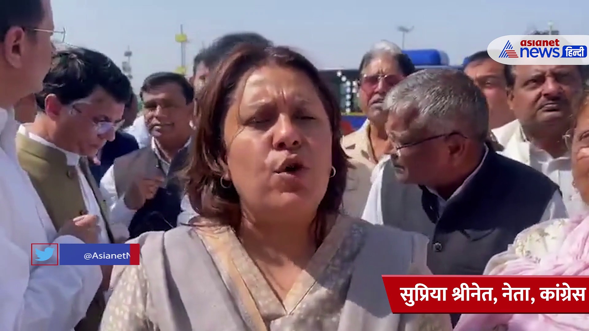 अधिवेशन में रायपुर जा रहे पवन खेड़ा की गिरफ्तारी पर कांग्रेस आगबबूला, क्या है पूरा मामला ?