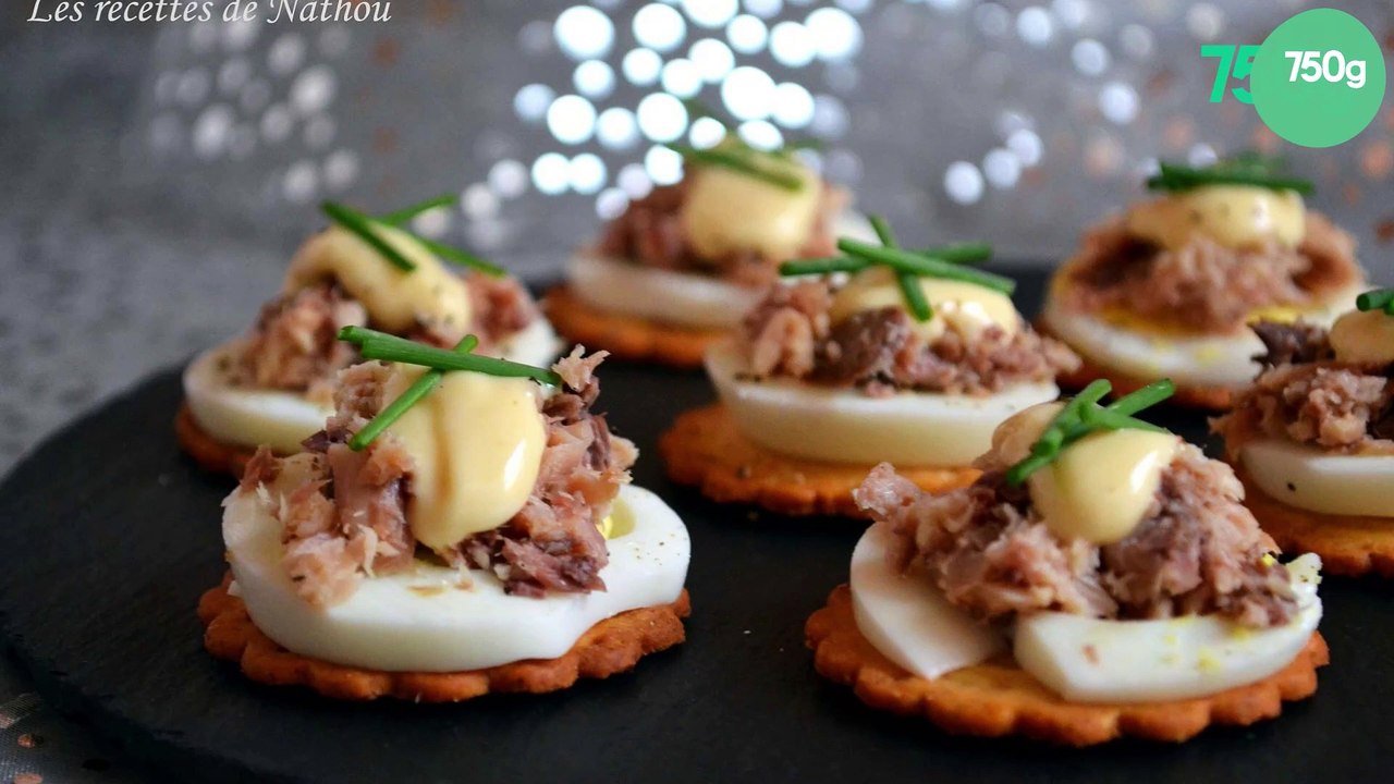 Petits toasts aux œufs et sardines citronnées, mayonnaise au Tabasco