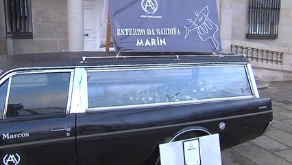 Marín entierra a la sardina y se despide del Carnaval