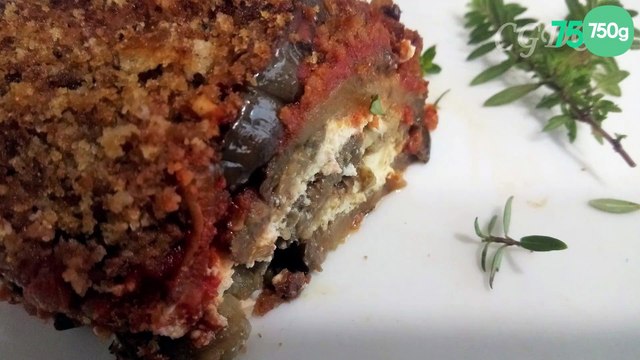 Gratin d'aubergine et chèvre frais à la chapelure aillée
