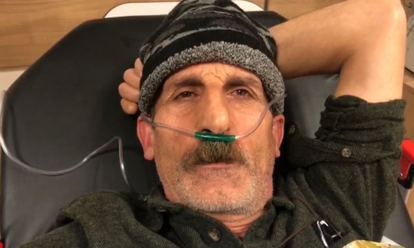 Kepçe operatörüne yol gösterirken üzerine çığ düştü: Köylüler kurtardı