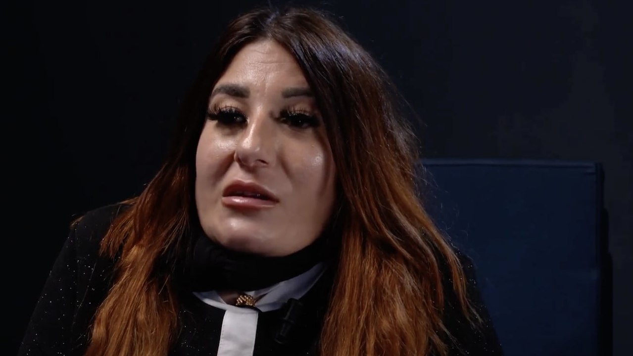 Stellina Kizoglu, atteinte du syndrome des ptérygium multiples : "Sincèrement, moi, je voulais mourir, je n’avais pas les épaules assez larges pour tout ça"