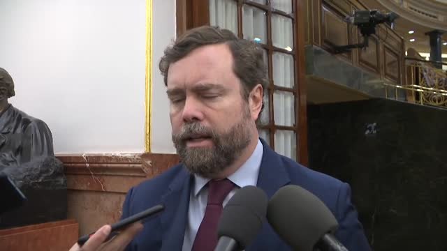 Un despropósito o un esperpento , algunas de las reacciones en el Congreso a la moción de Tamames