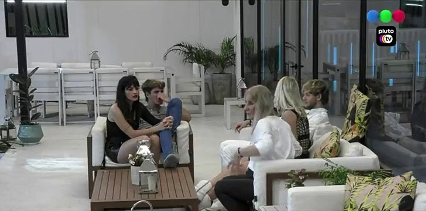 Gestos y miradas cómplices entre Nacho y Florencia: el evidente complot que Gran Hermano ignoró
