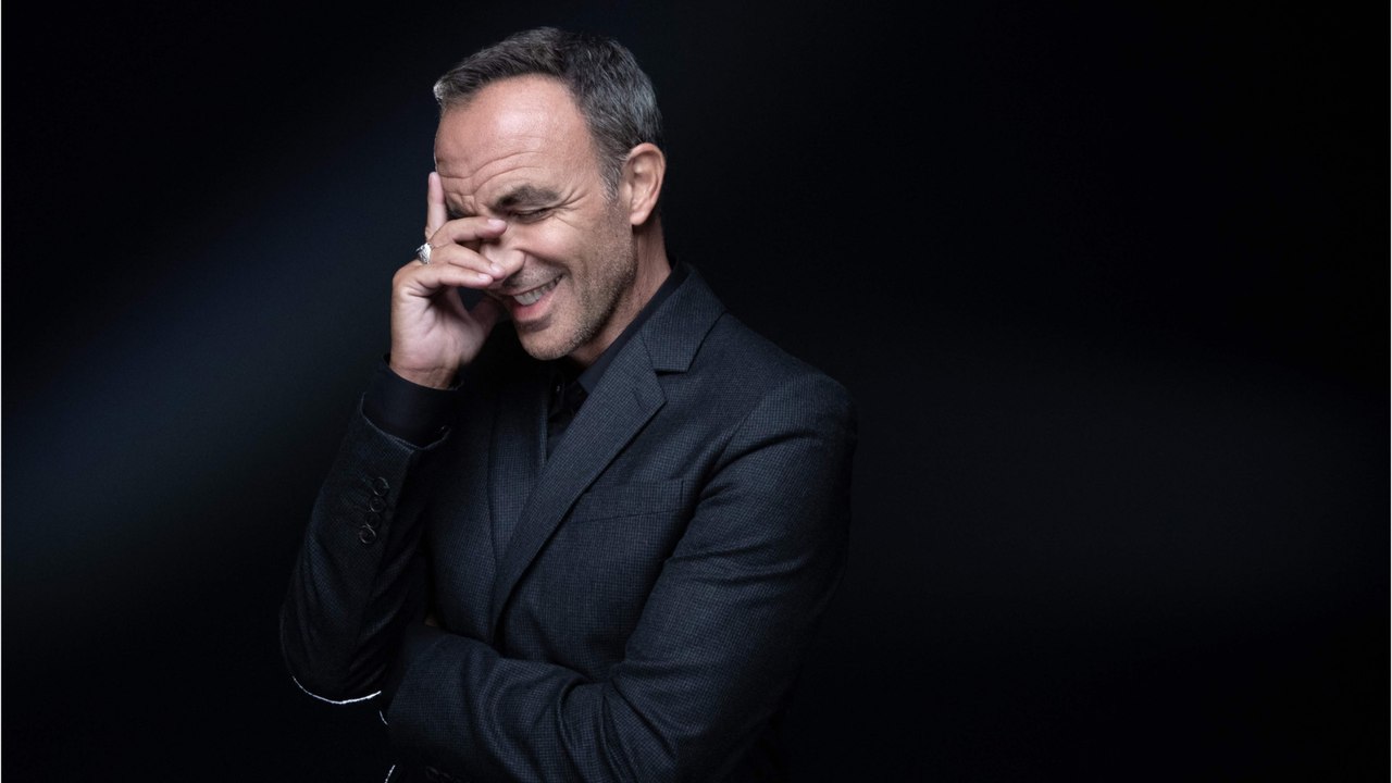 Voici - Nikos Aliagas : cette séquelle de la Star Academy visible dans The Voice