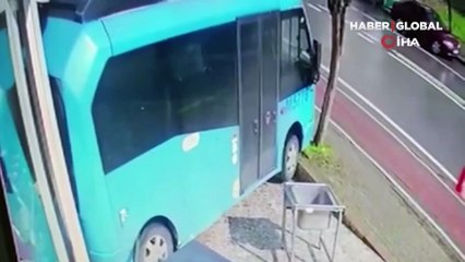 Camiden çıkıp dükkanına geldi, gördüğü manzarayla hayrete düştü