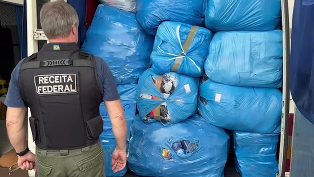 Van carregada com mercadorias de descaminho é apreendida pela Receita Federal