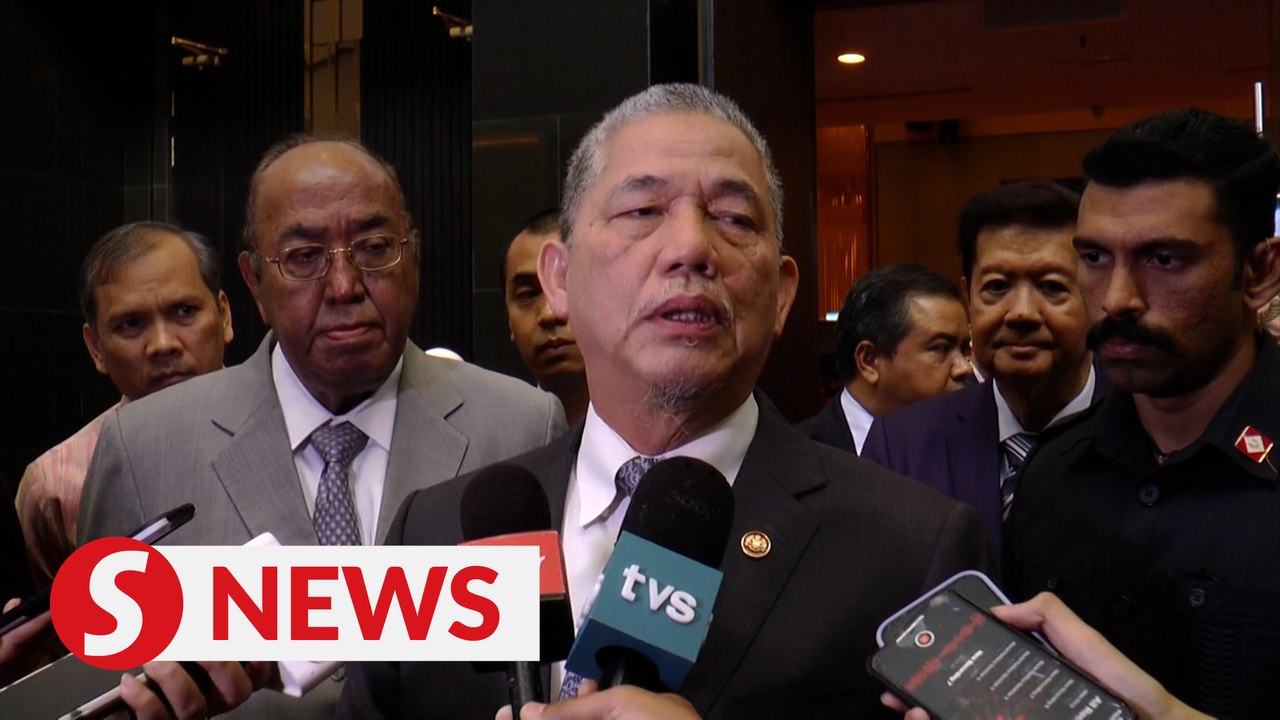 Engage local players before imposing overseas standards for plantation sector, says Fadillah