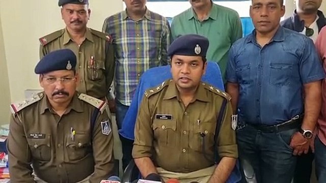 BReaking गजब चोर, कार से पहुंचे, लाखों के जेवरात चुराए, फिर आपस में बांटे