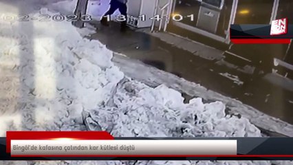 Bingöl'de kafasına çatından kar kütlesi düştü