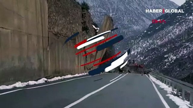 Artvin-Erzurum kara yolu heyelan nedeniyle ulaşıma kapandı