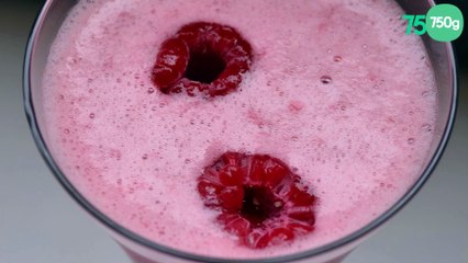 Cocktail glacé pamplemousse et framboises