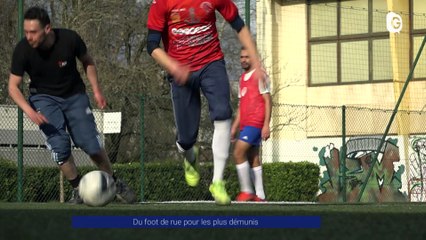 Reportage - Créer du lien social avec les plus démunis avec un ballon de foot