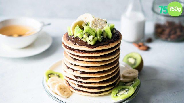 Pancakes au lait d’amandes et pâte à tartiner croustillante Gavottes