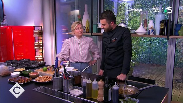 Anne-Elisabeth Lemoine était en cuisine ce jeudi dans l'émission C à VousAnne-Elisabeth Lemoine dans C à Vous .