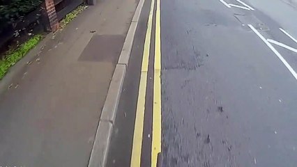White Van Man Runs Over & Assaults Cyclist NC56FMP #RoadRage #Essex