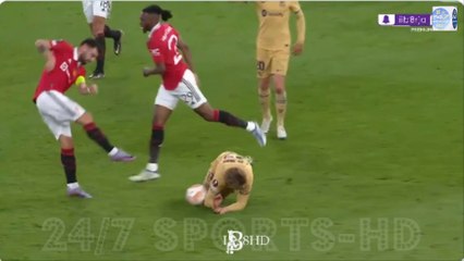 Bruno Fernandes Smashes the Ball at Frenkie de Jong, Gets Dubbed Football's Most Dislikeable Player