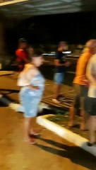 Carro colide com passarela na Durval de Goes Monteiro e condutor fica ferido