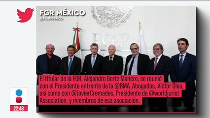 Fiscal Gertz Manero reapareció en acto público tras ser operado de la columna