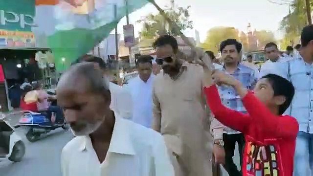 Video- Congress vs Congress - दोनों गुटों ने निकाली हाथ से हाथ जोड़ो