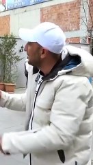 Depremde evi yıkılan vatandaş: Ben sokakta da yaşarım, reis sarayda yaşasın