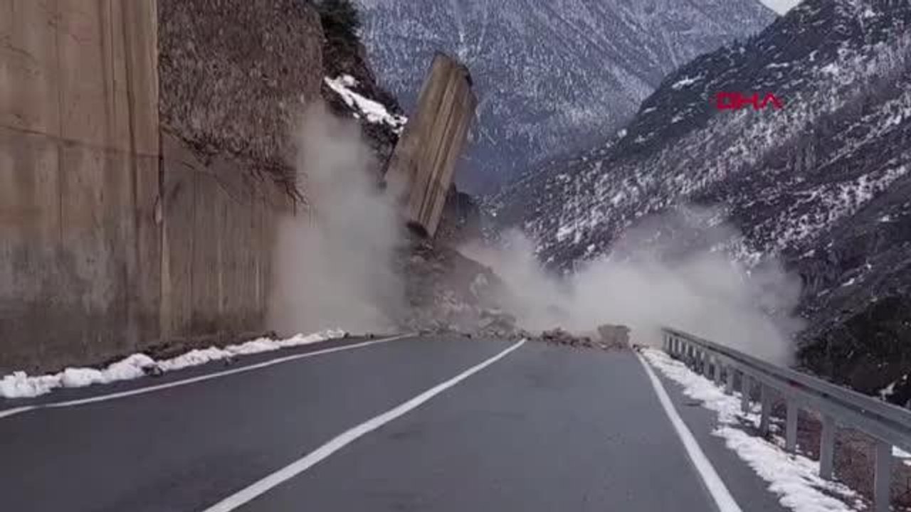 İSTİNAT DUVARININ HEYELANLA ÇÖKME ANI KAMERADA