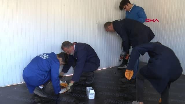 İZMİR'DEN DEPREM BÖLGESİNE KONTEYNERDEN ANASINIFI, BANYO VE TUVALET