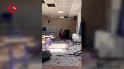 Hasarlı okulda piyano çalan öğretmen: Acımızı notalarla gösterdik