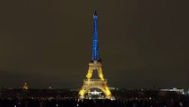 Torre Eiffel ilumina-se com as cores da bandeira da Ucrânia