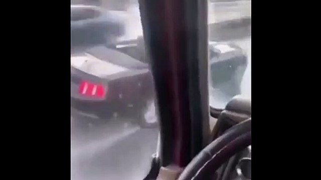 Rouler en décapotable sous la pluie... mauvaise idée