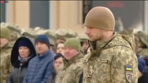 Ucrania rinde homenaje a los caídos cuando se cumple un año de la invasión