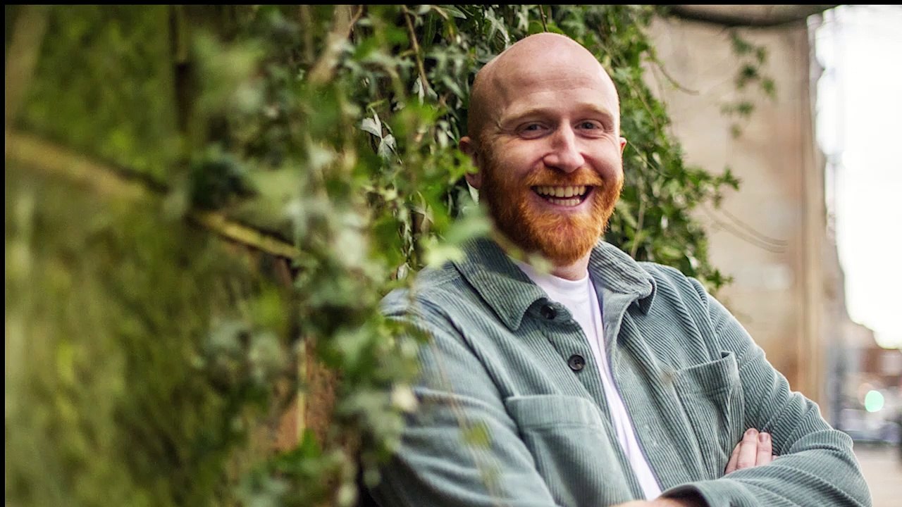 Hilarious comedian Ray Bradshaw's new stand up show - video Dailymotion